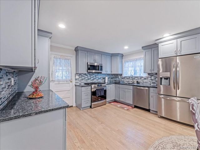 1559 Hering Avenue, Bronx, NY 10461