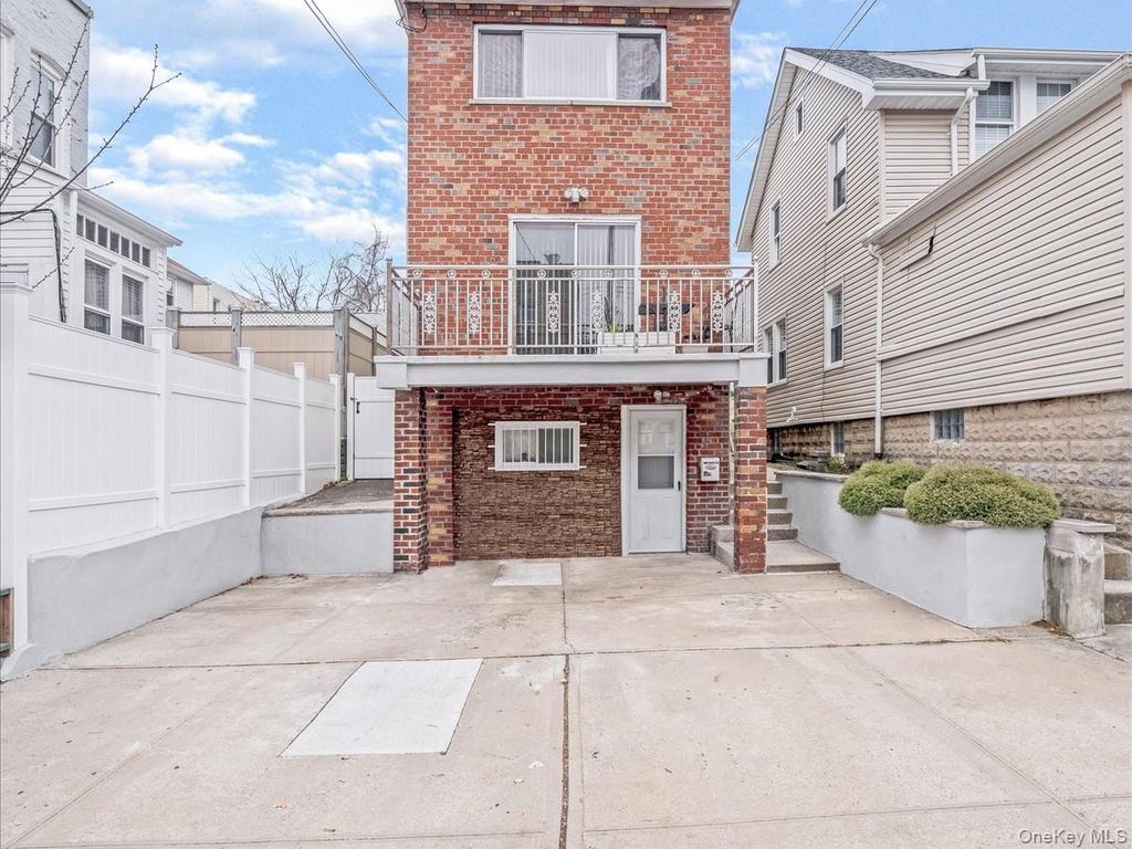 1559 Hering Avenue, Bronx, NY 10461
