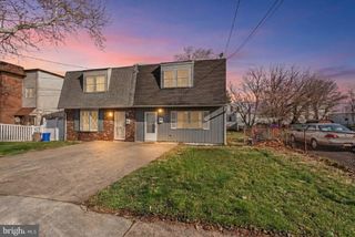 813 4TH AVE, Bristol, PA 19007