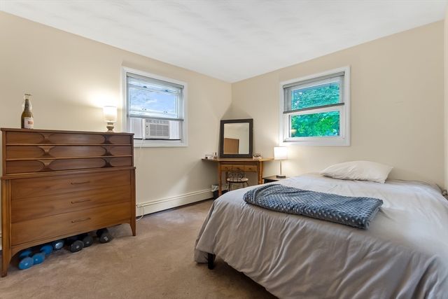 64 Hemenway Rd, Framingham, MA 01701