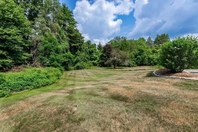 64 Hemenway Rd, Framingham, MA 01701