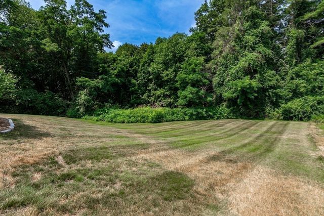 64 Hemenway Rd, Framingham, MA 01701