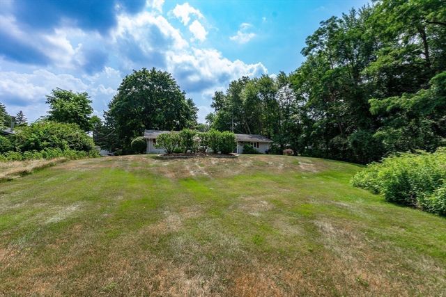 64 Hemenway Rd, Framingham, MA 01701