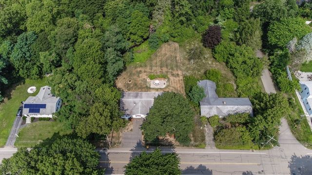 64 Hemenway Rd, Framingham, MA 01701