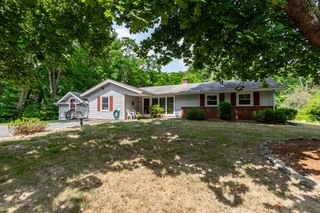 64 Hemenway Rd, Framingham, MA 01701
