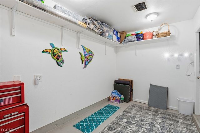 4433 SE 8th PL, Cape Coral, FL 33904