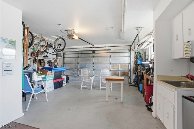 4433 SE 8th PL, Cape Coral, FL 33904