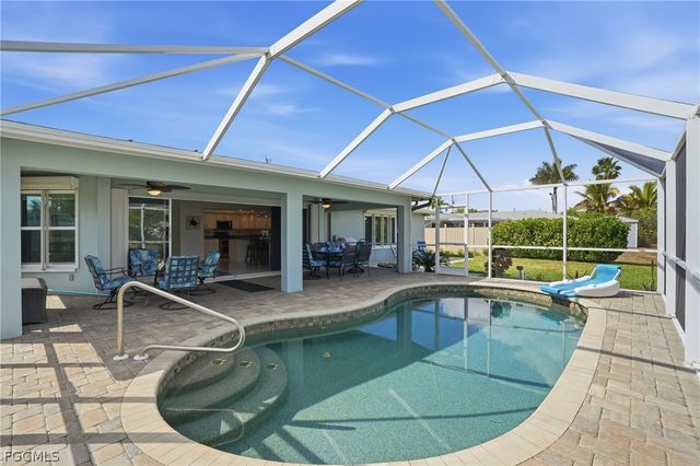 4433 SE 8th PL, Cape Coral, FL 33904