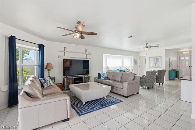 4433 SE 8th PL, Cape Coral, FL 33904