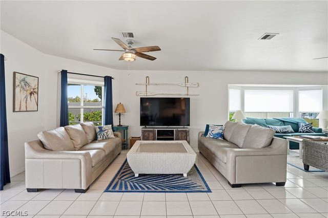 4433 SE 8th PL, Cape Coral, FL 33904