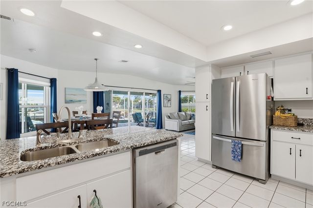 4433 SE 8th PL, Cape Coral, FL 33904