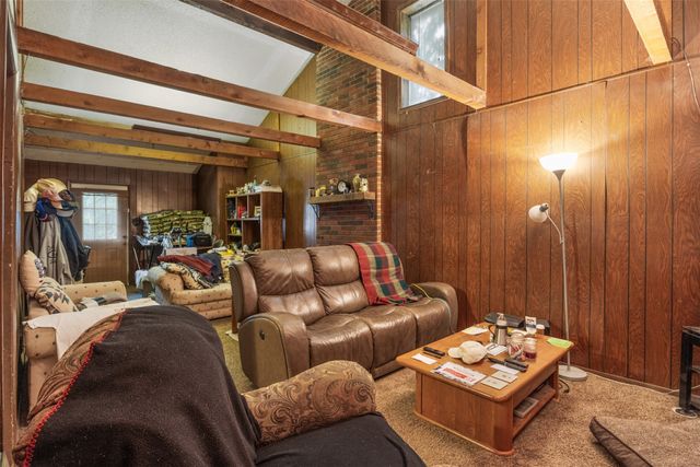208 Shoreline Drive, Azle, TX 76020