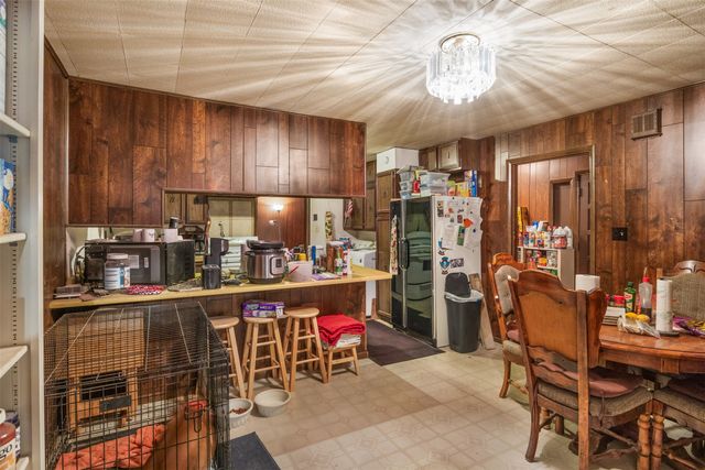 208 Shoreline Drive, Azle, TX 76020
