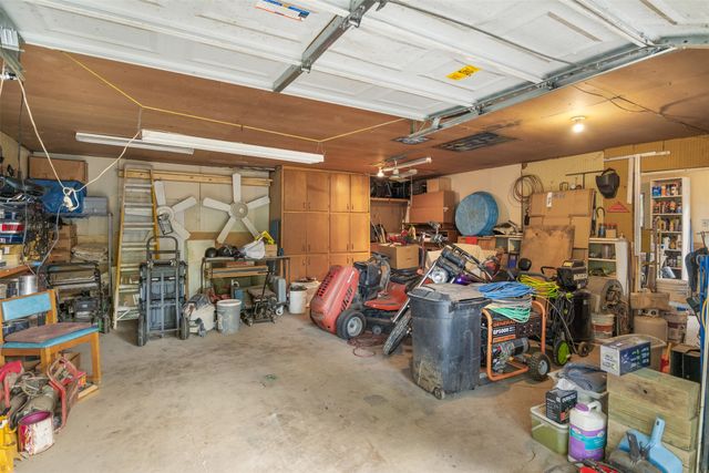208 Shoreline Drive, Azle, TX 76020