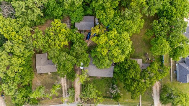 208 Shoreline Drive, Azle, TX 76020