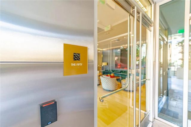 1050 S Grand 1801, Los Angeles, CA 90015