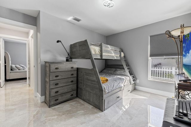 2471 SE Leithgow Street, Port St Lucie, FL 34952