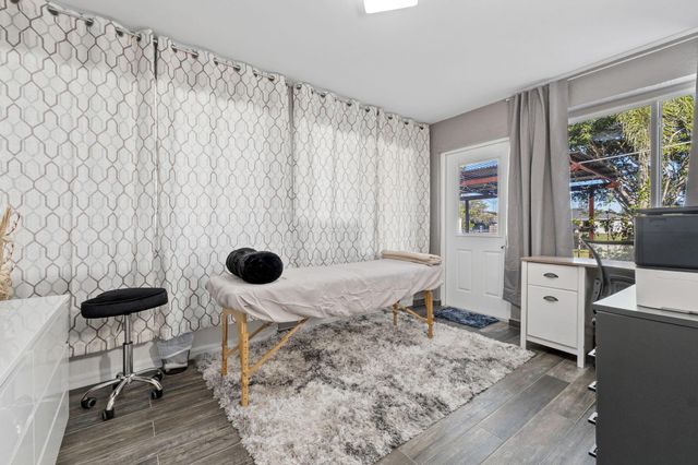 2471 SE Leithgow Street, Port St Lucie, FL 34952