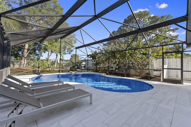 2471 SE Leithgow Street, Port St Lucie, FL 34952