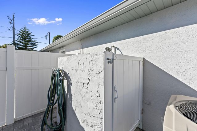 2471 SE Leithgow Street, Port St Lucie, FL 34952