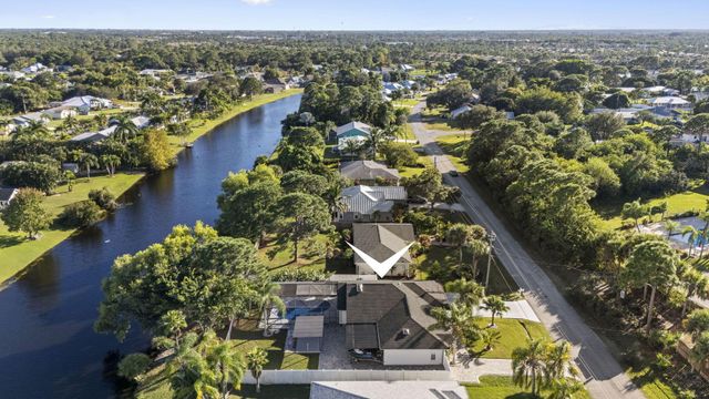 2471 SE Leithgow Street, Port St Lucie, FL 34952