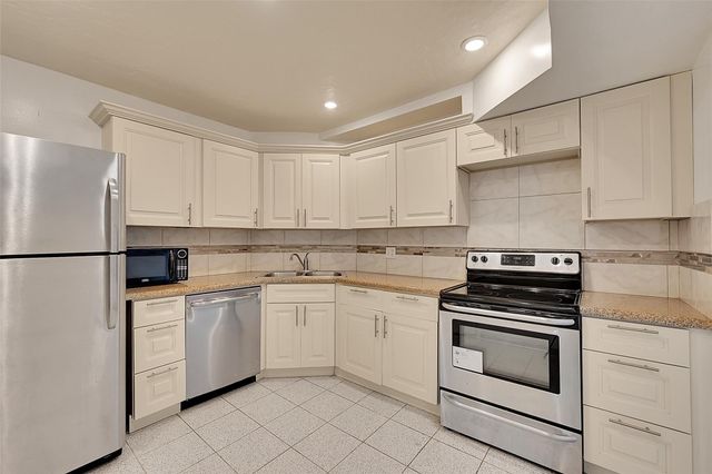 6301 N Falls Circle Drive 408, Lauderhill, FL 33319