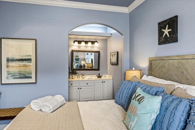 931 Tidelands Drive, Crystal Beach, TX 77650