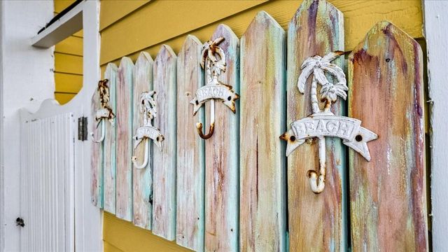 931 Tidelands Drive, Crystal Beach, TX 77650