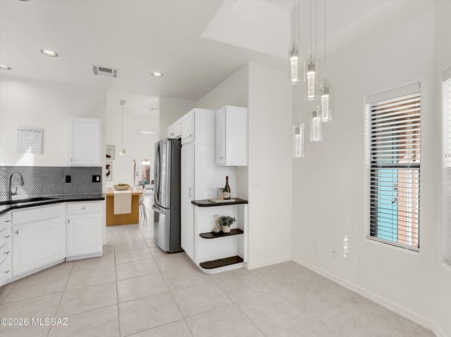 6082 N Running Deer Circle, Tucson, AZ 85750