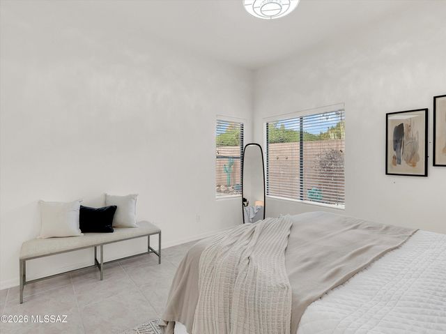 6082 N Running Deer Circle, Tucson, AZ 85750