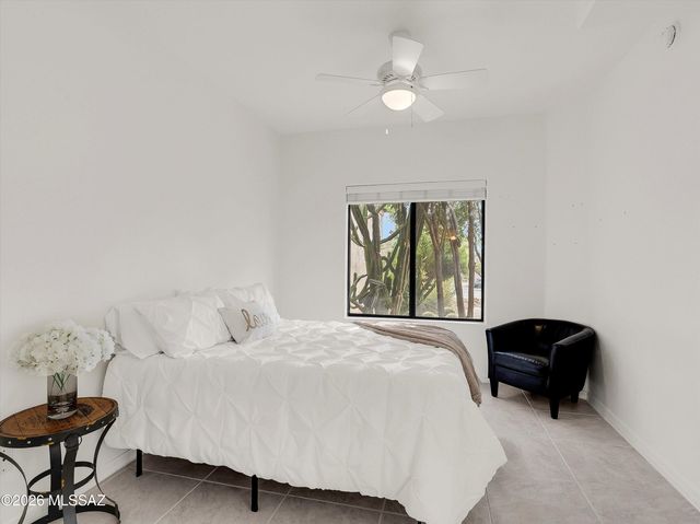 6082 N Running Deer Circle, Tucson, AZ 85750