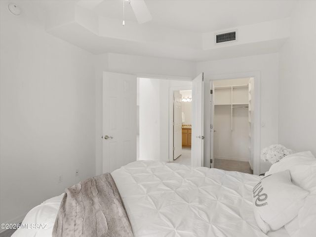 6082 N Running Deer Circle, Tucson, AZ 85750