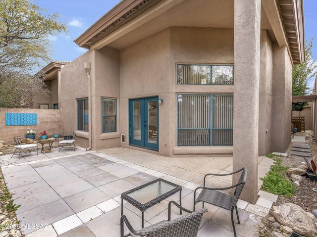 6082 N Running Deer Circle, Tucson, AZ 85750