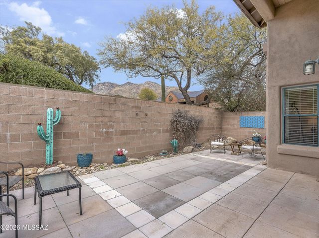 6082 N Running Deer Circle, Tucson, AZ 85750