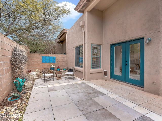 6082 N Running Deer Circle, Tucson, AZ 85750