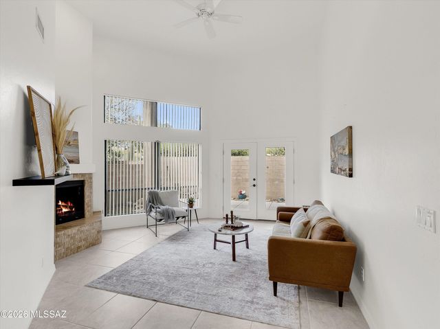 6082 N Running Deer Circle, Tucson, AZ 85750