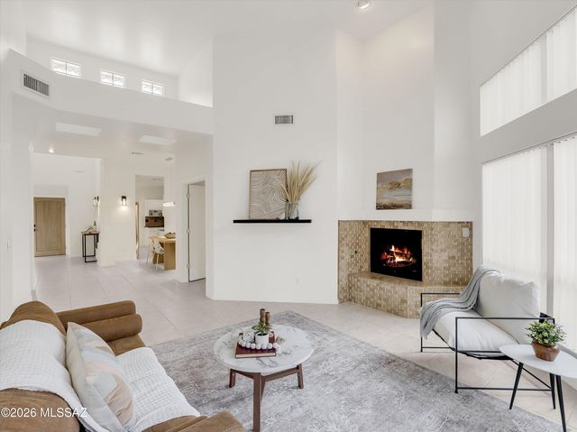 6082 N Running Deer Circle, Tucson, AZ 85750