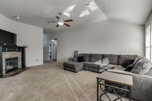 601 SW 38th Place, Moore, OK 73160