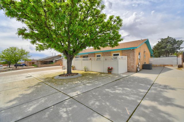 4908 Chromium Drive NE, Rio Rancho, NM 87124