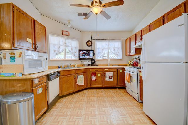 4908 Chromium Drive NE, Rio Rancho, NM 87124