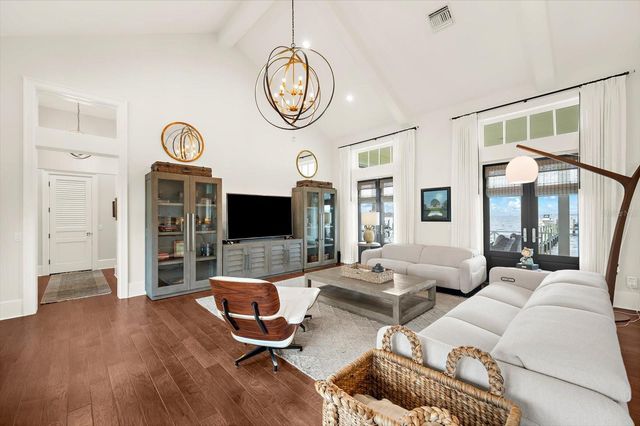 213 N 18TH STREET W, Bradenton, FL 34205