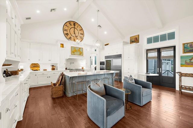 213 N 18TH STREET W, Bradenton, FL 34205