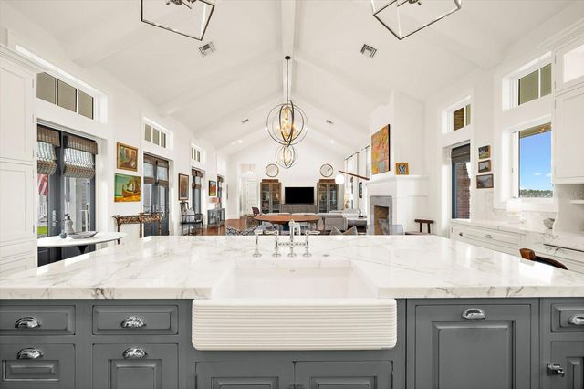 213 N 18TH STREET W, Bradenton, FL 34205