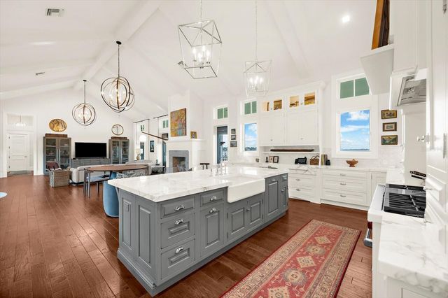 213 N 18TH STREET W, Bradenton, FL 34205