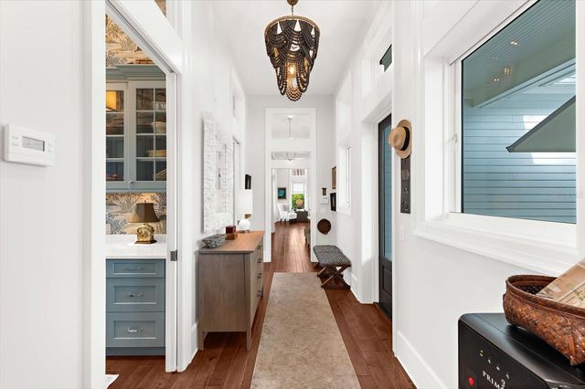 213 N 18TH STREET W, Bradenton, FL 34205