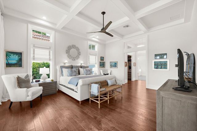 213 N 18TH STREET W, Bradenton, FL 34205