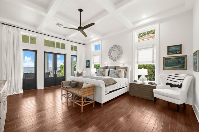 213 N 18TH STREET W, Bradenton, FL 34205