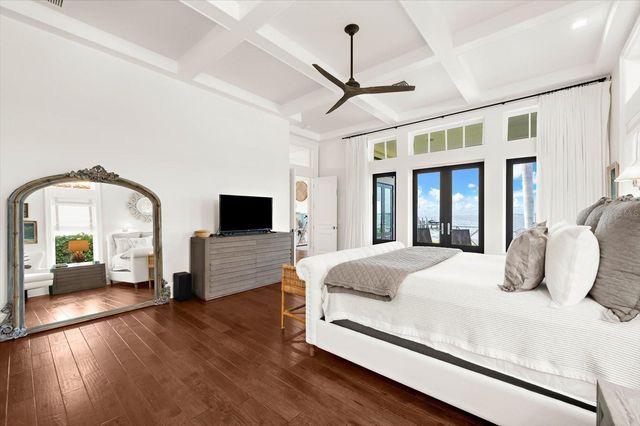 213 N 18TH STREET W, Bradenton, FL 34205