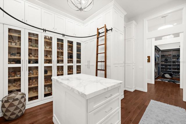 213 N 18TH STREET W, Bradenton, FL 34205