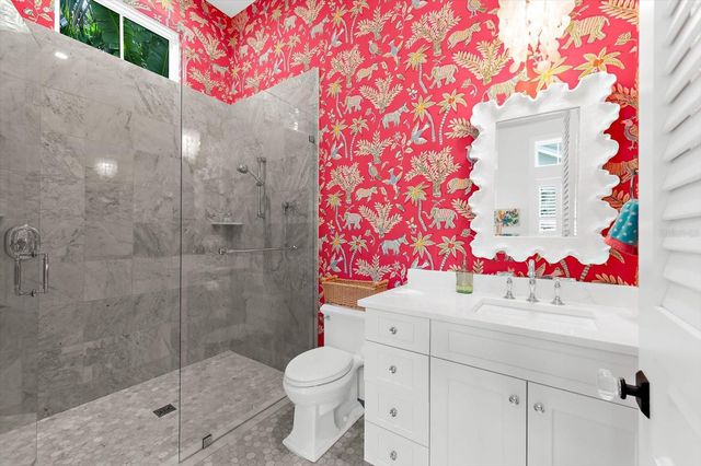 213 N 18TH STREET W, Bradenton, FL 34205